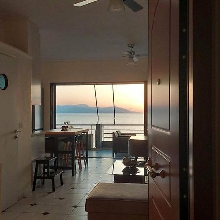 Loutraki Bay Apartment Екстериор снимка