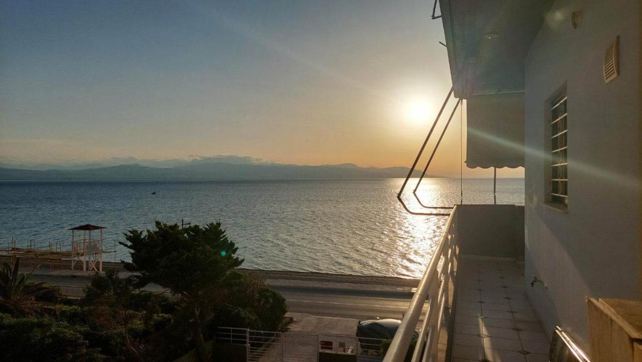 Loutraki Bay Apartment Екстериор снимка